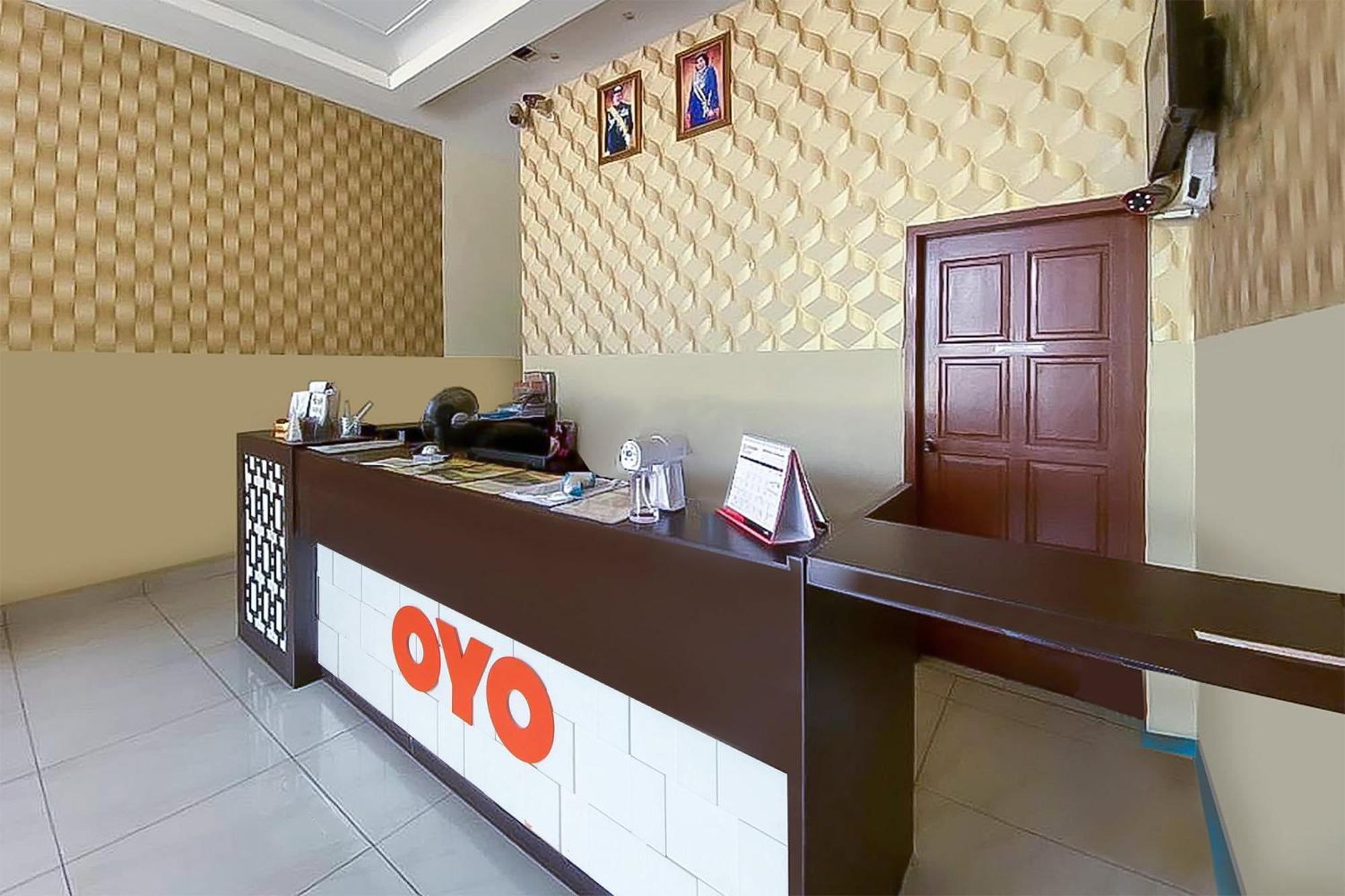 Super Oyo 90385 H3 Hotel Yong Peng Экстерьер фото